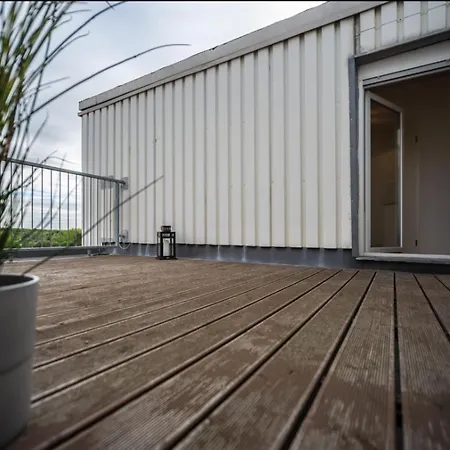 Penthouse Laemilia 公寓 *